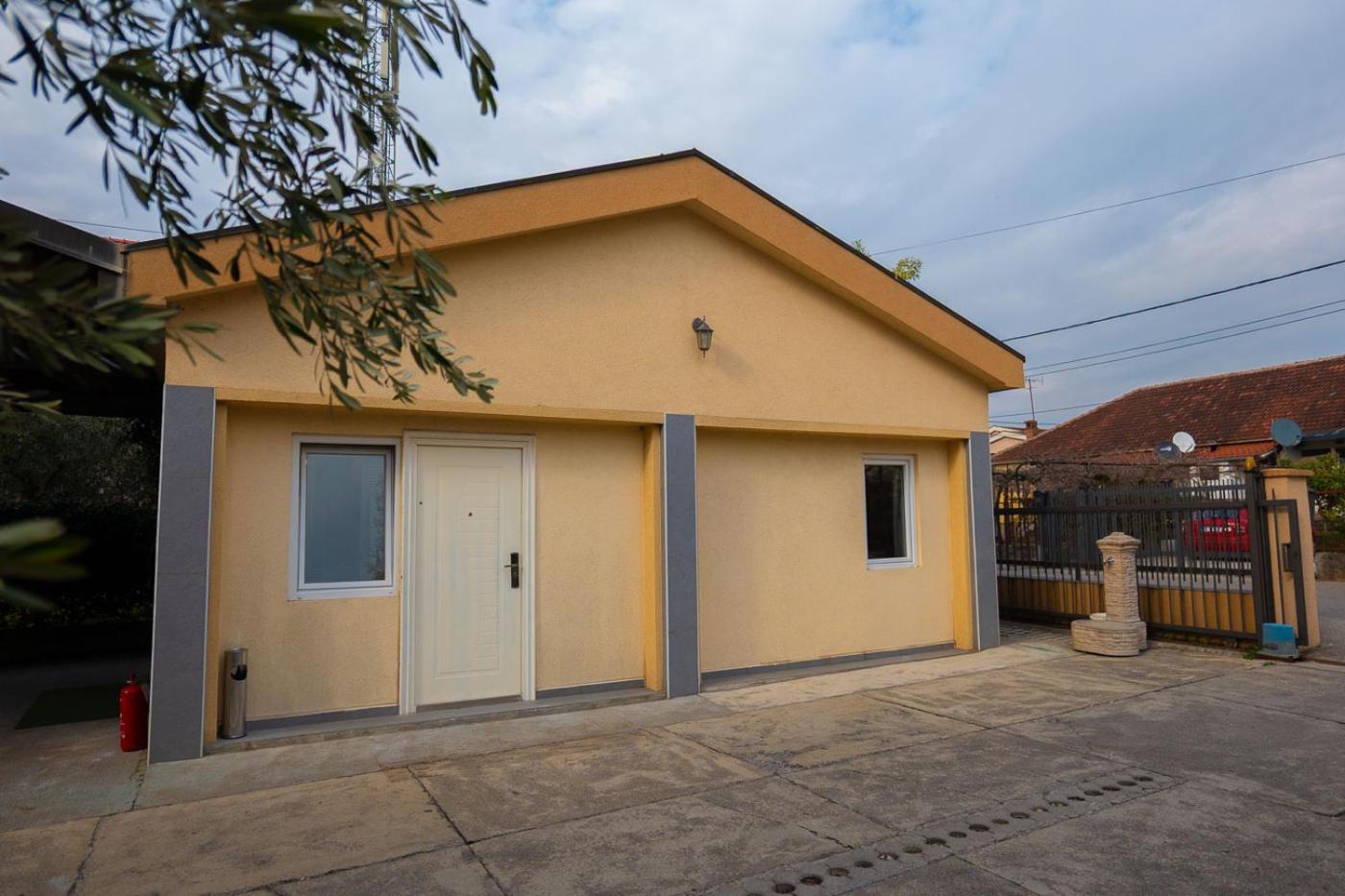 Castelomi Apartment Podgorica Exterior photo