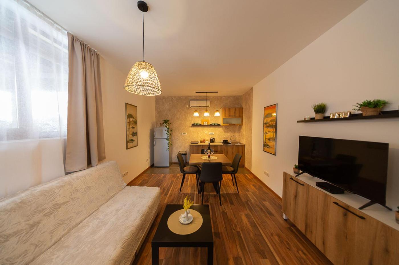 Castelomi Apartment Podgorica Exterior photo