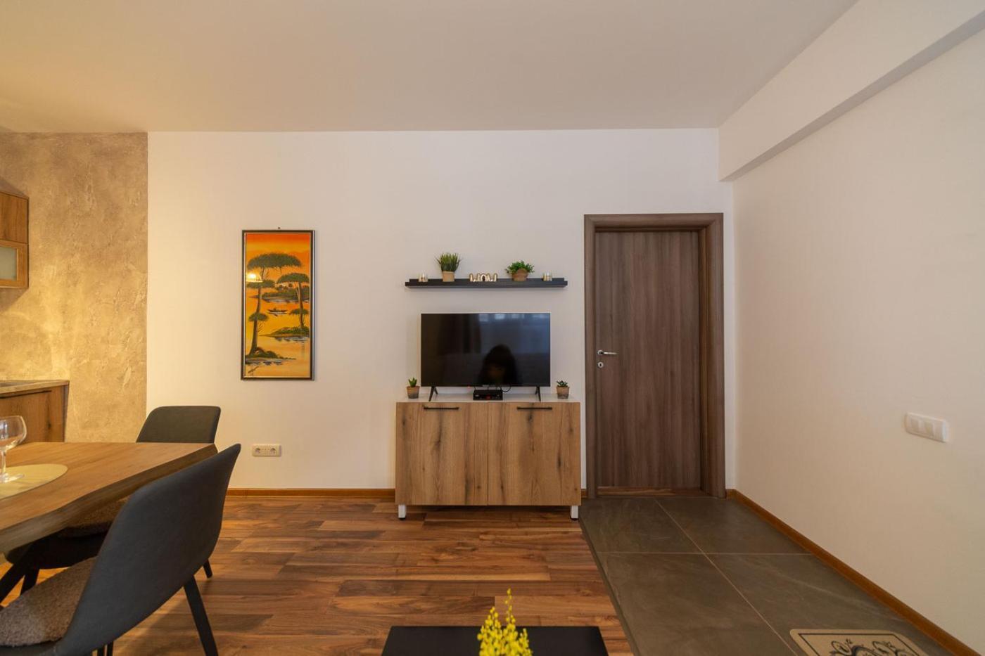 Castelomi Apartment Podgorica Exterior photo