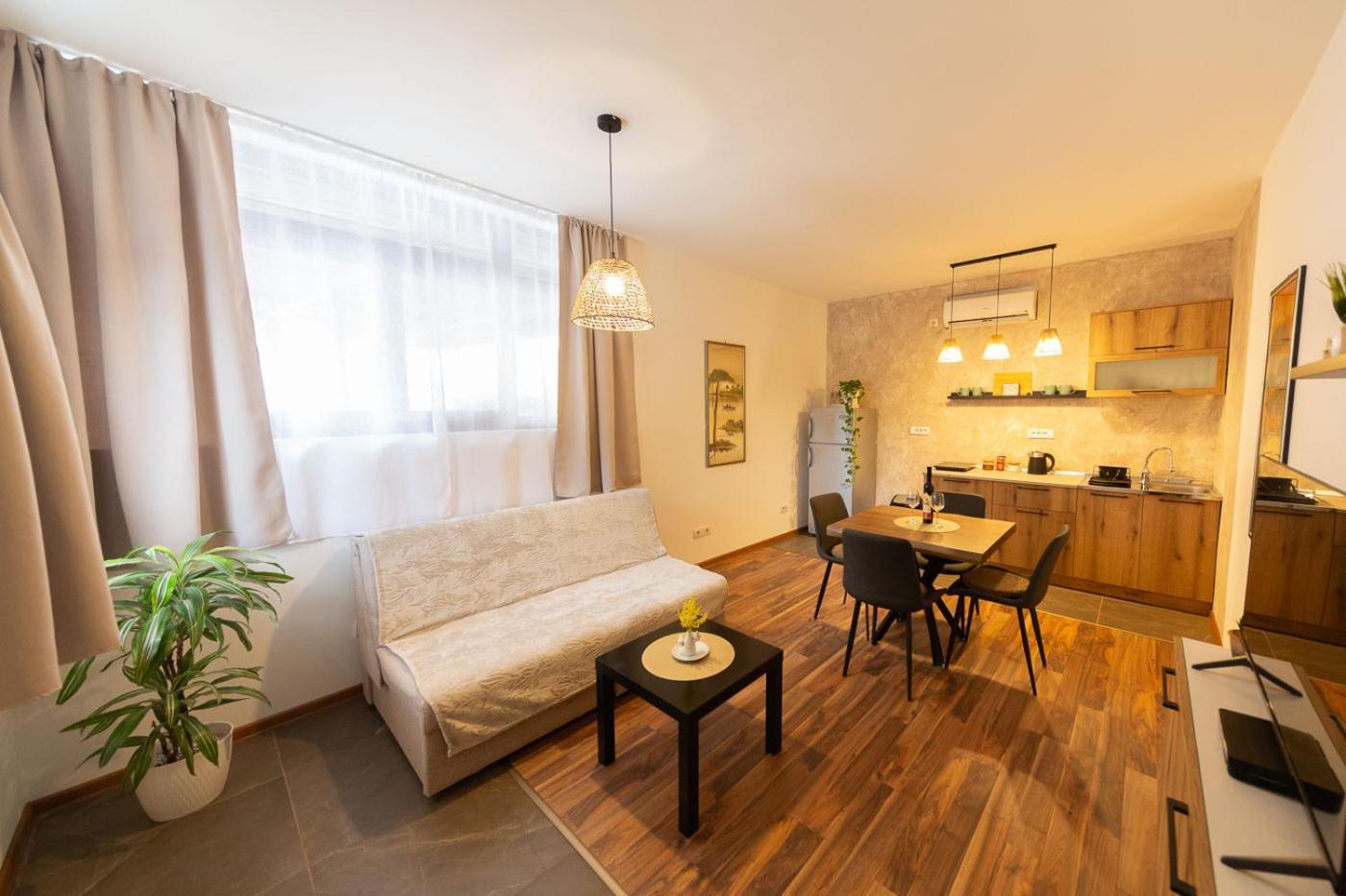 Castelomi Apartment Podgorica Exterior photo